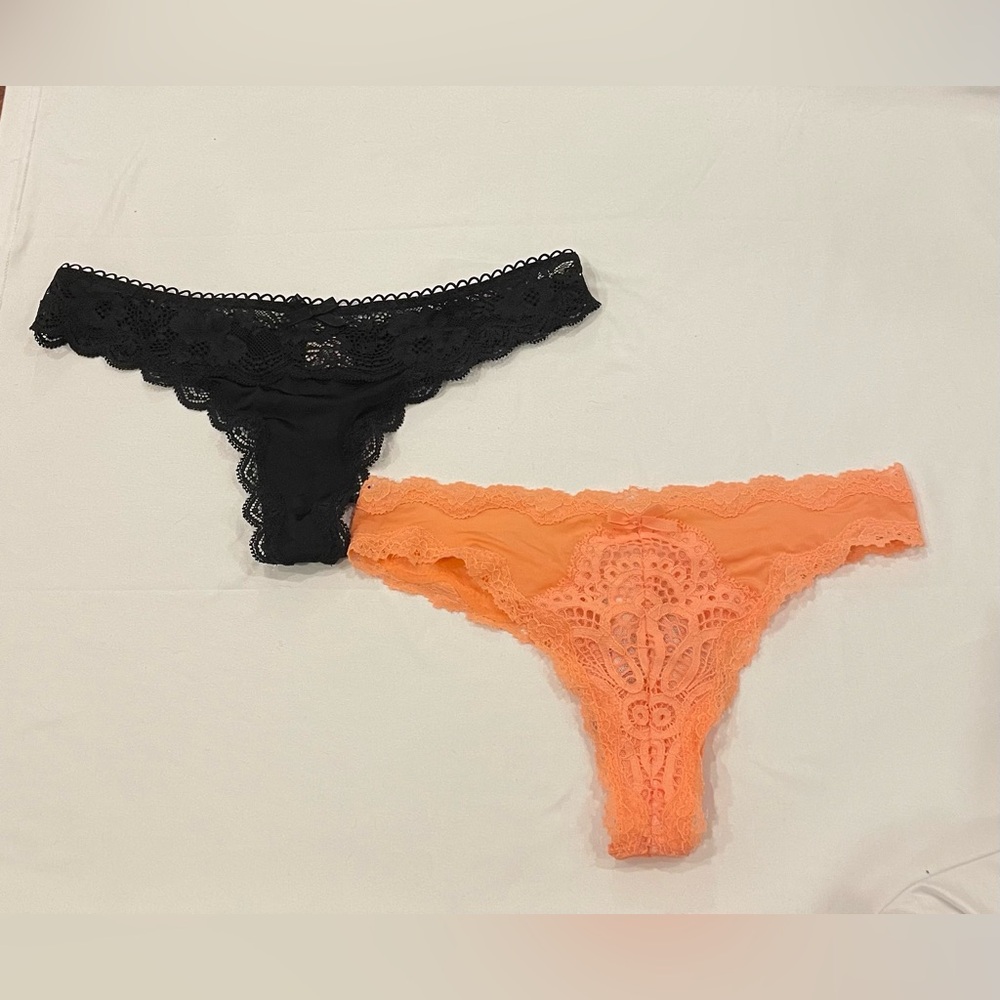 NEW WITH TAGS VICTORIA’S SECRET SIZE XS 2 PACK OF THONGS